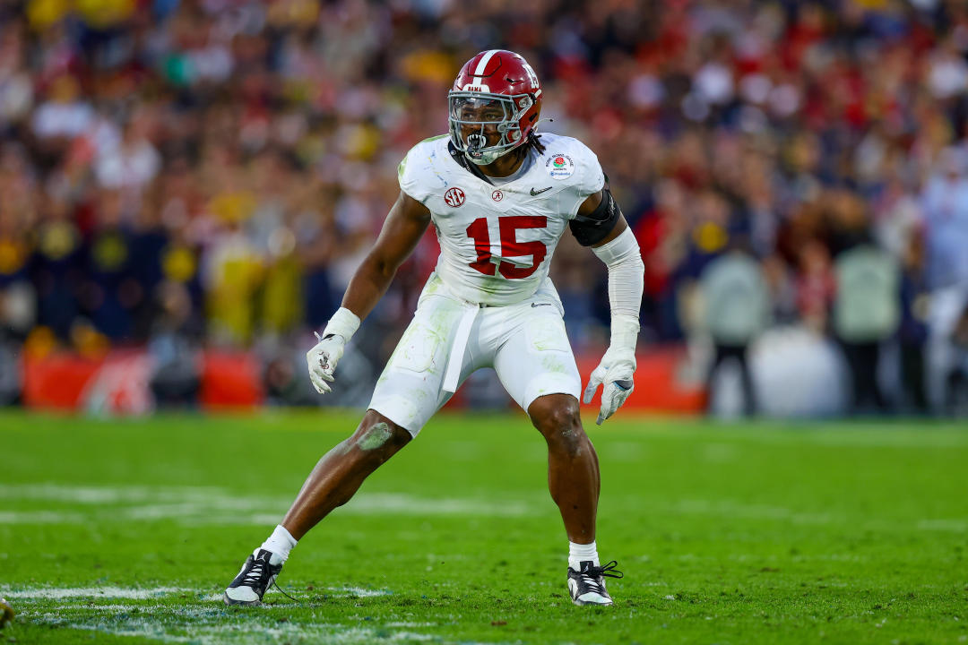 PASADENA, CA - JANUARY 01: Alabama Crimson Tide linebacker Dallas Turner (15) drops back into coverage during the Alabama Crimson Tide game versus the Michigan Wolverines CFP Semifinal at the Rose Bowl Game on January, 1, 2024, at the Rose Bowl Stadium in Pasadena, CA. (Photo by Jordon Kelly/Icon Sportswire via Getty Images)