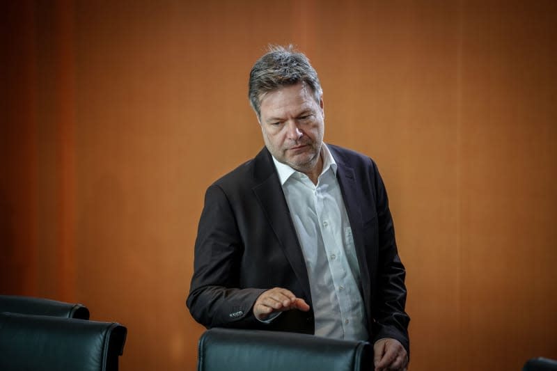 Robert Habeck, German Minister for Economic Affairs and Climate Protection, attends the weekly Cabinet meeting in the Federal Chancellery. Kay Nietfeld/dpa