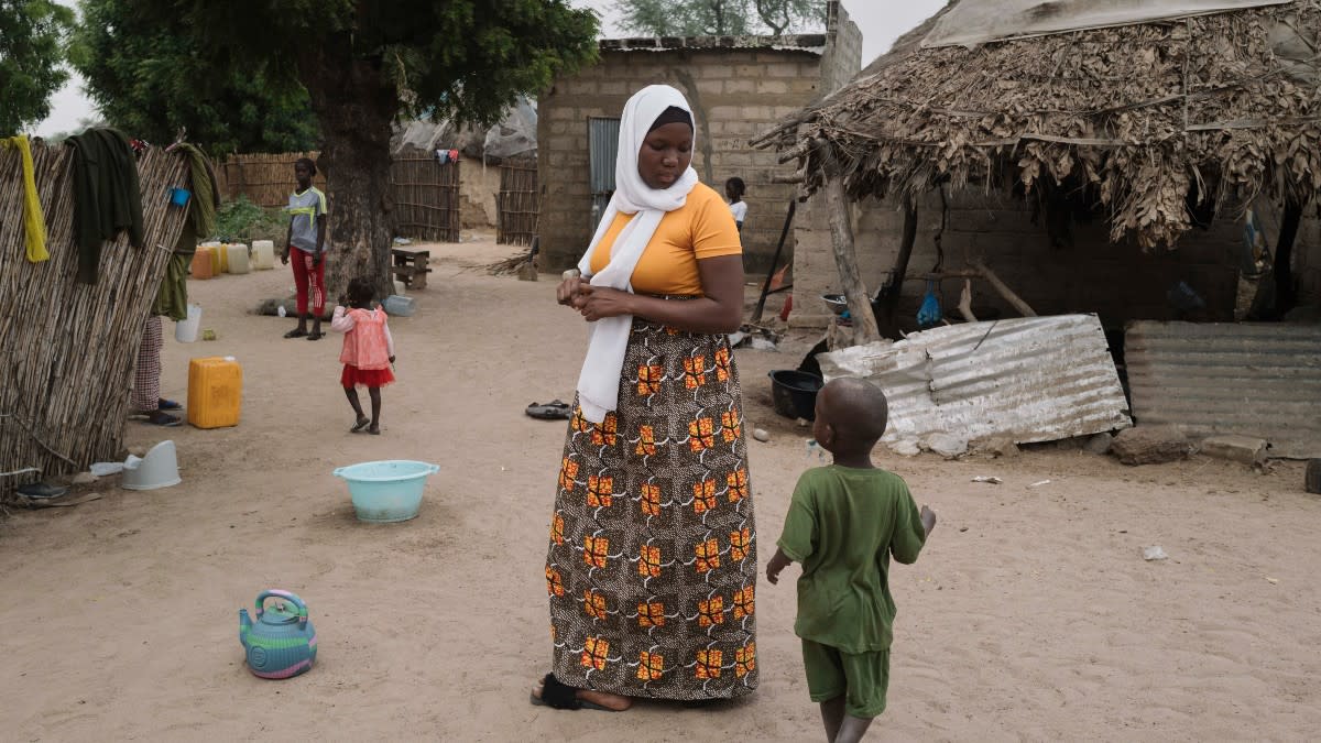 Traditions patriarcales, stéréotypes sexistes, manque de modèles féminins… Les obstacles qui découragent les jeunes écolières sénégalaises sont nombreux. | Robin Tutenges