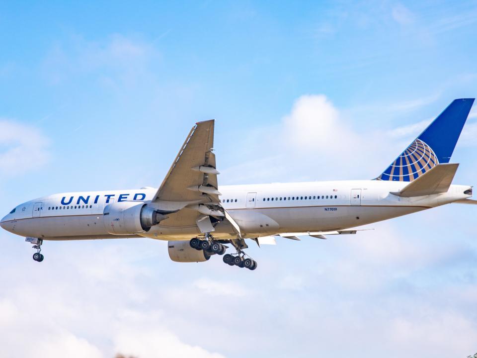 United Airlines Boeing 777