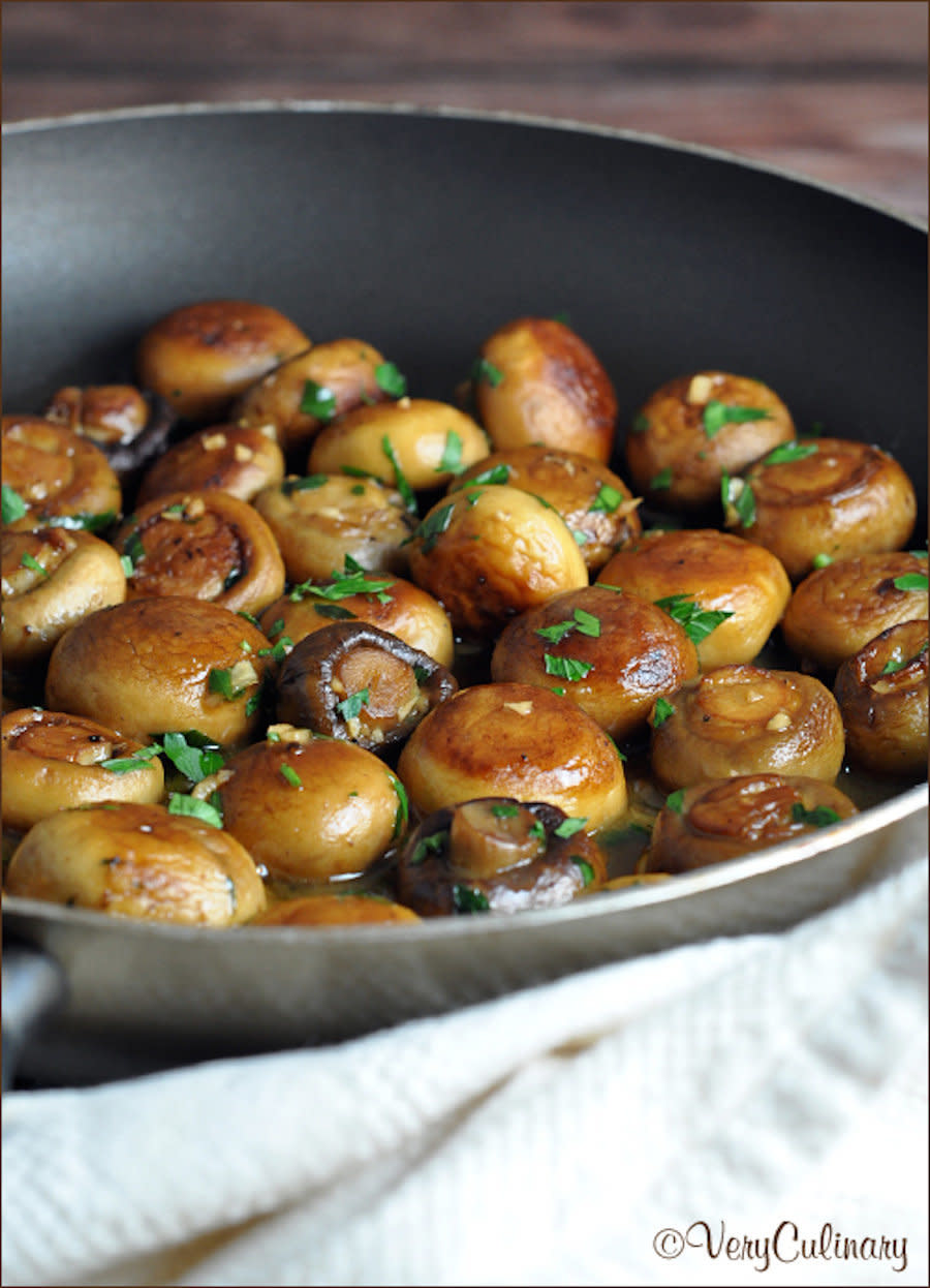<strong>Get the <a href="http://veryculinary.com/2014/11/13/sauteed-mushrooms-recipe/" target="_blank"> Sautéed Mushrooms With Garlic And Lemon Pan Sauce recipe</a> from Very Culinary</strong>