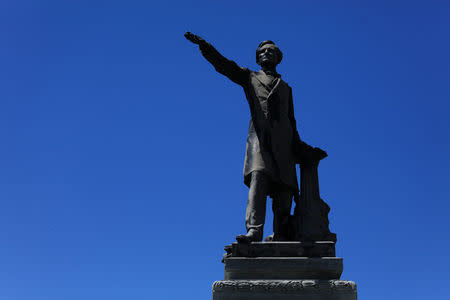 Jefferson Davis statue, one of three remaining confederate statues to be removed, is pictured in New Orleans Louisiana, U.S., April 24, 2017. REUTERS/Ben Depp