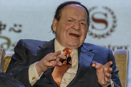 <p>9º lugar - Sheldom e Miriam Adelson<br><br>Shelsom é CEO da Las Vegas Sands Corporation, a primeira rede de hotéis a criar resorts integrados. O casal doou US$ 143 milhões a fundações, sendo US$ 50 milhões destinados a fundação do casal, o Dr. Miriam and Sheldom G. Adelson Educational Campus, que faz pesquisas de câncer. (Foto: AP)</p>