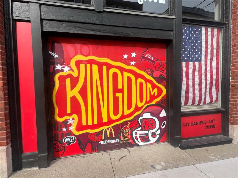A Chiefs Kingdom mural at 5th and Wyandotte in Kansas City's River Market. (FOX4 photo)