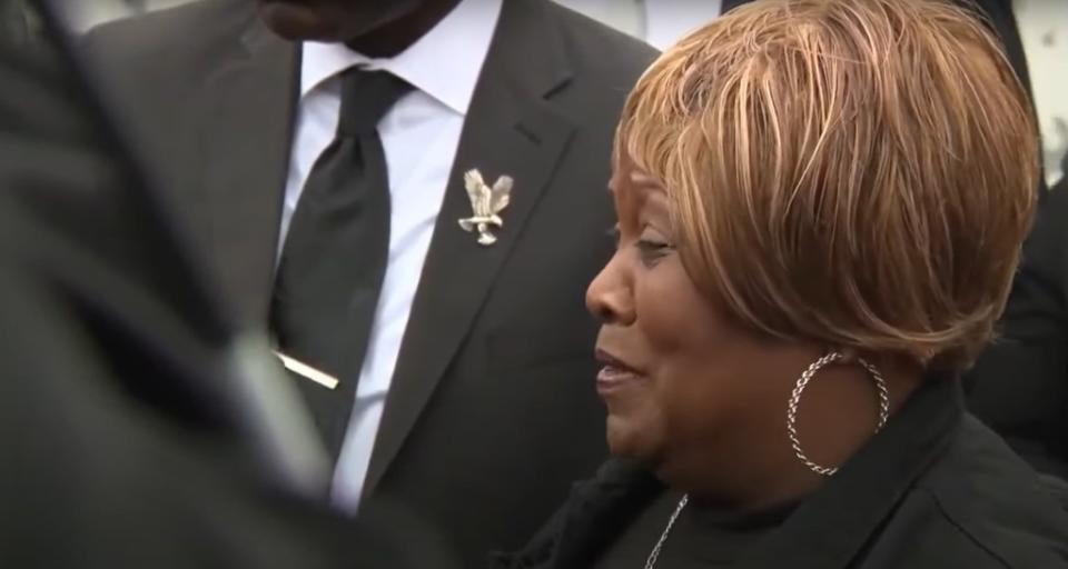 Bettersten Wade, Dexter Wade’s mother, spent months calling cops for information and searching for her son. (Source: YouTube screen grab via WJTV)