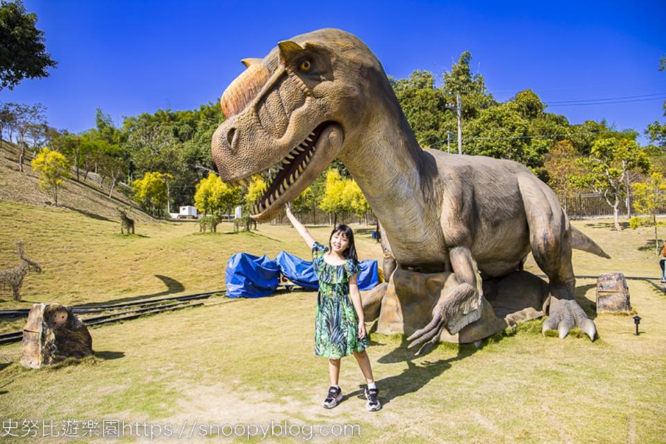 瘋玩台版「侏儸紀公園」！占地６萬坪「亞洲最大」，必拍巨大恐龍、白貓頭鷹