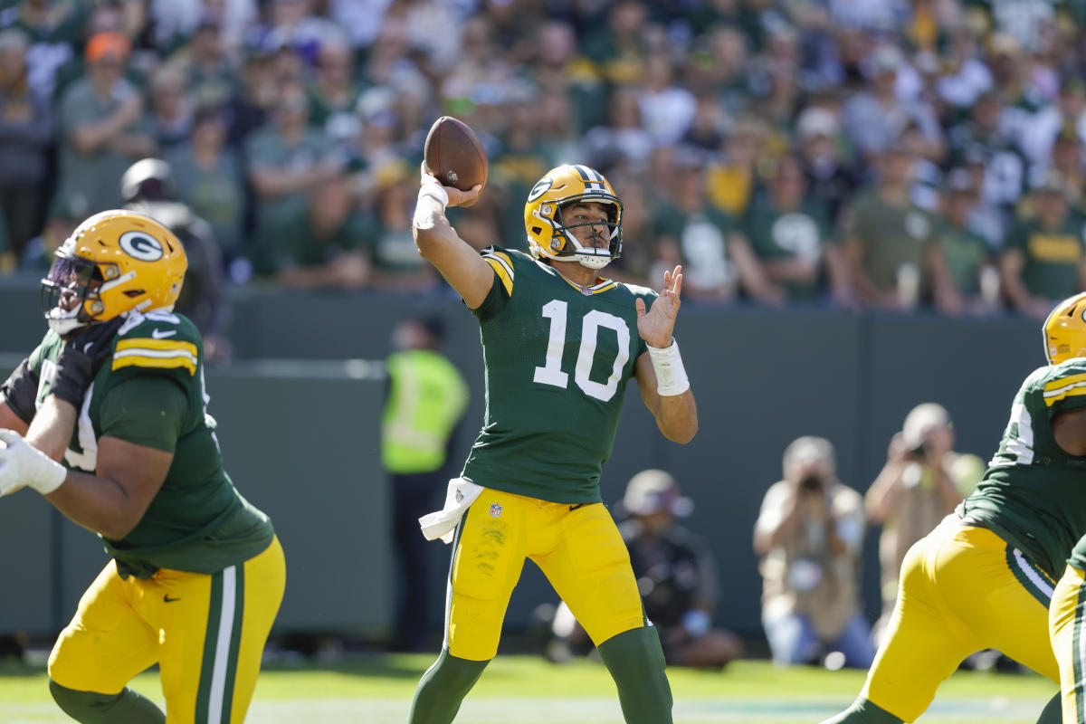 NFL results, live updates: Packers take on Rams, Giants move west to face Seahawks