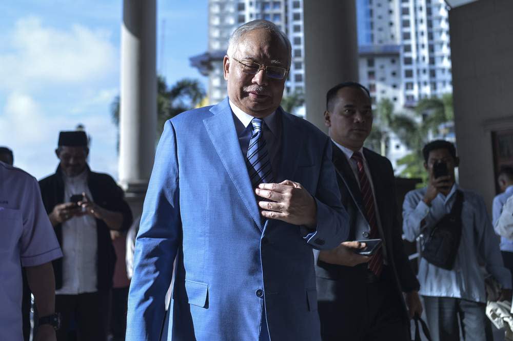 Datuk Seri Najib Razak announced on Facebook that he intends to perform the ‘sumpah laknat’ to deny the allegations contained in Azilah Hadri’s statutory declaration. ― Picture by Shafwan Zaidon