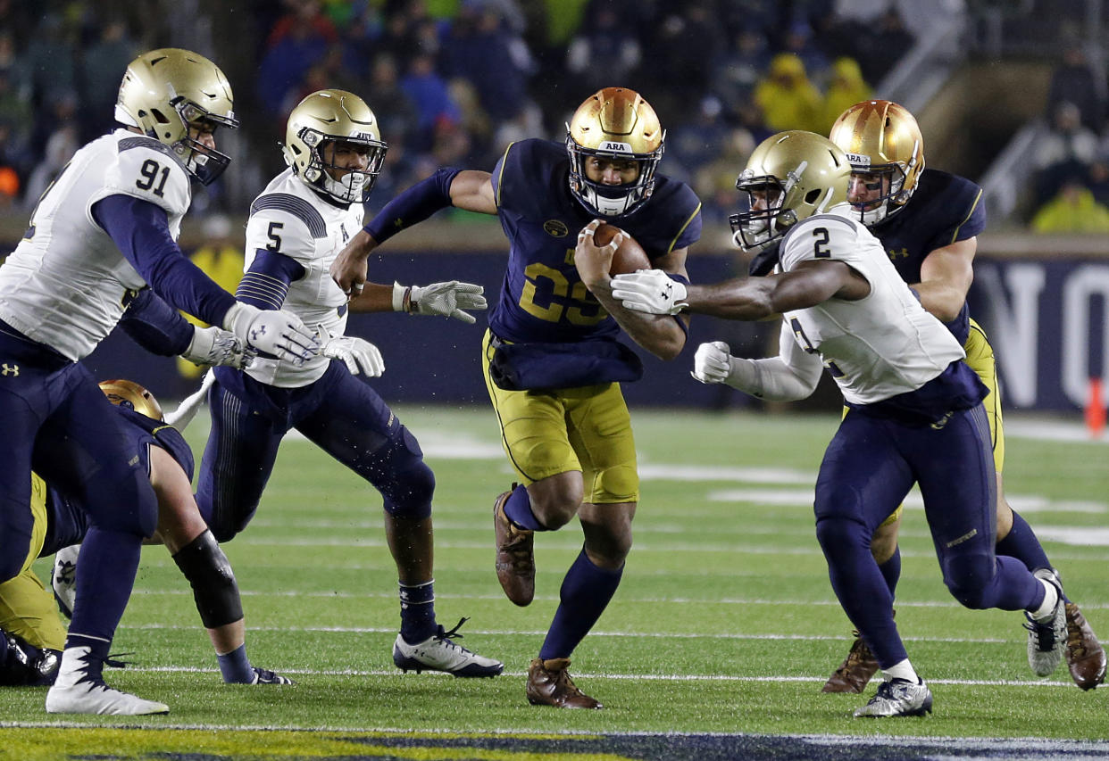 Notre Dame wide receiver Kevin Stepherson (29) leads the team with 5 touchdown catches. (AP Photo/Michael Conroy)