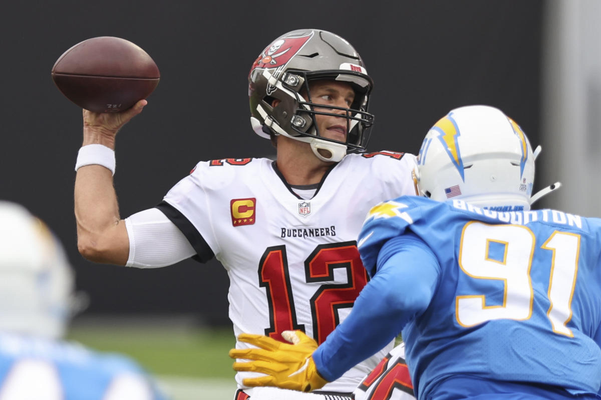 Tom Brady, Justin Herbert battle it out as Buccaneers beat