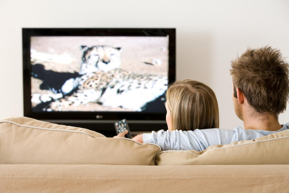 Il Canone deve essere pagato da chiunque possieda un apparecchio televisivo. In questa categoria rientra ogni apparecchio in grado di ricevere, decodificare e visualizzare il segnale digitale terrestre o satellitare. (Credits – Getty Images)