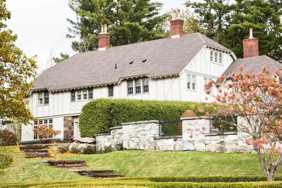 Exterior of Blue Stone Manor