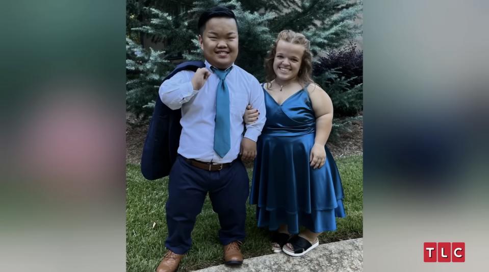 '7 Little Johnstons' star Alex Johnston posing for his high school homecoming dance