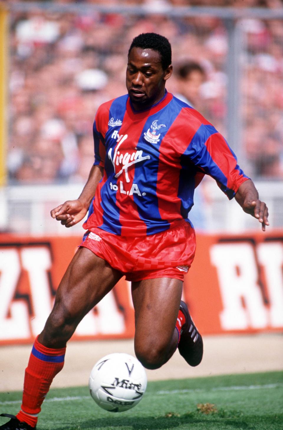 <p>Former Crystal Palace, Spurs and Aston Villa (among many others) midfielder who earned one England cap and managed Sierra Leone. </p>