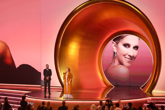 Céline Dion aparece por sorpresa en los Grammy
