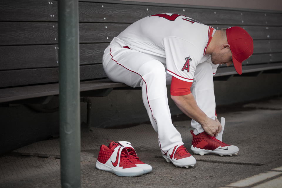 Mike Trout with his signature Trout Zoom 6s. (Nike)