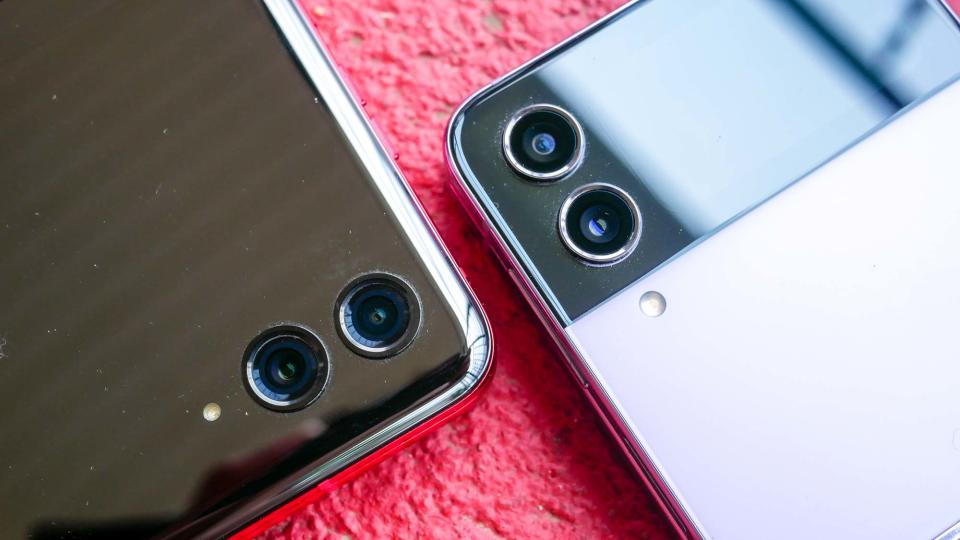 Closeup of cameras on the Motorola Razr+ and Samsung Galaxy Z Flip 4.