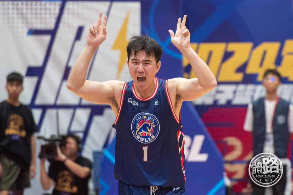 Dong Jian felt hot in the second quarter and broke the deadlock for the team when the game was tense.