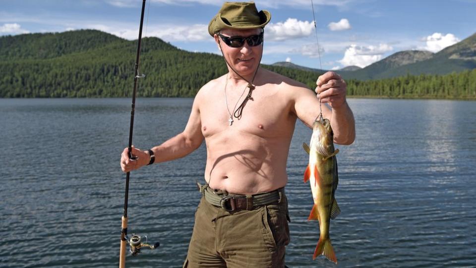 El presidente ruso, Vladimir Putin pescando en la remota región de Tuva, en el sur de Siberia