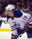 <b>Justin Schultz - Oilers d'Edmonton</b><br><br>Avec deux buts et trois passes en cinq matchs, le défenseur repêché en 2008 fait écarquiller bien des yeux. Il passe en moyenne plus de 24 minutes sur la patinoire, dont près de cinq minutes en avantage numérique. Si le jeune homme de 22 ans poursuit sur sa lancée, il pourrait venir faire ombrage à son coéquipier Nail Yakupov dans la course pour le trophée Calder.