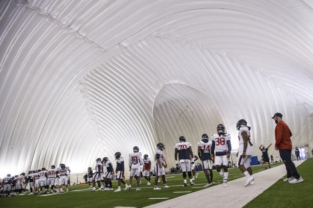 NFL union sees no current need for bubble to slow COVID-19