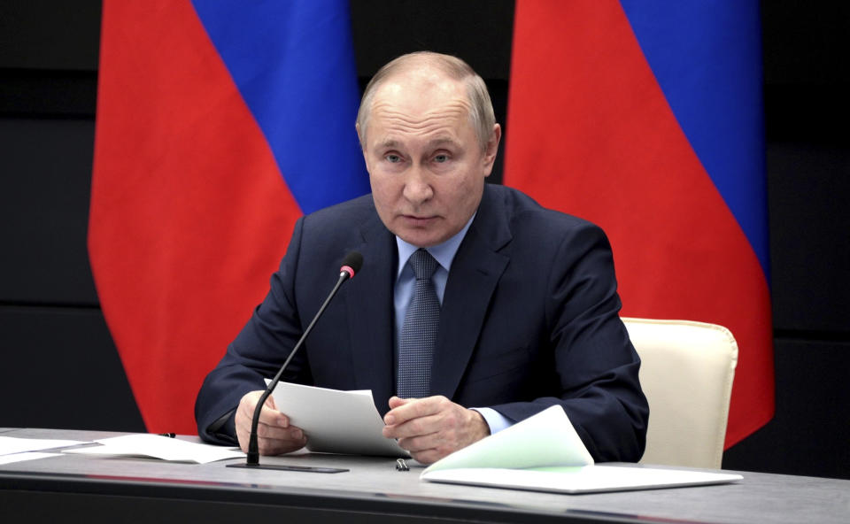 Zehn Monate nach Beginn seines Krieges gegen die Ukraine sieht Kremlchef Putin Russland trotz der wachsenden Spannungen mit dem Westen auf dem richtigen Kurs. (Foto: Russian Presidential Press Offic/Planet Pix via ZUMA Press Wire/dpa)