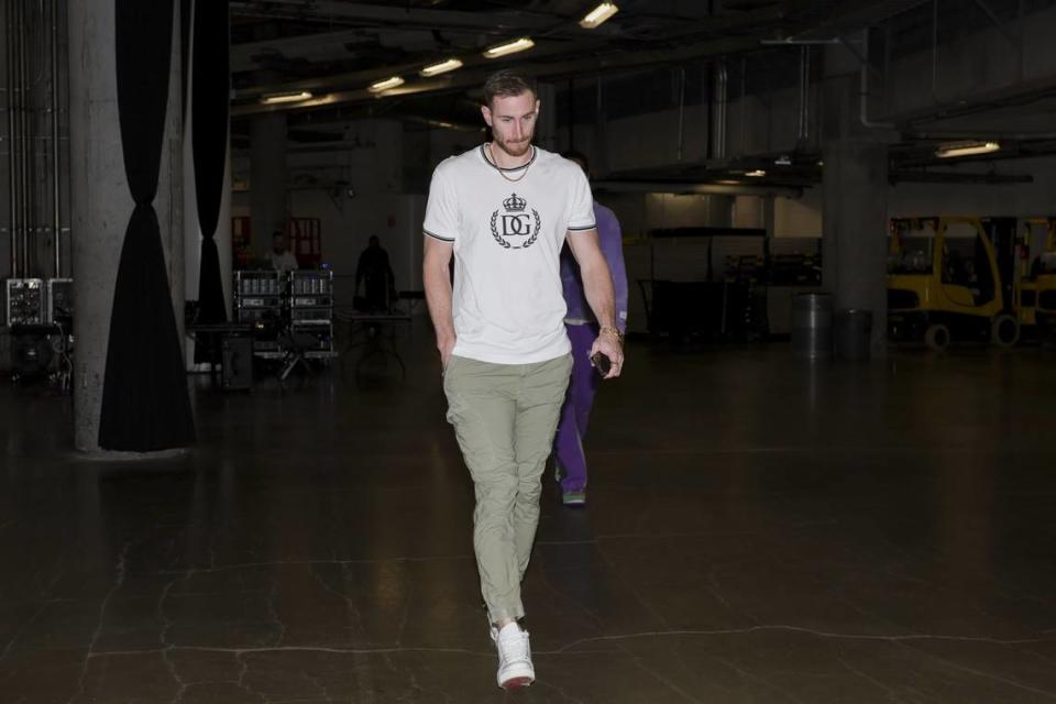 Charlotte Hornets forward Gordon Hayward (20) arrives for the game against the Miami Heat at Kaseya Center.