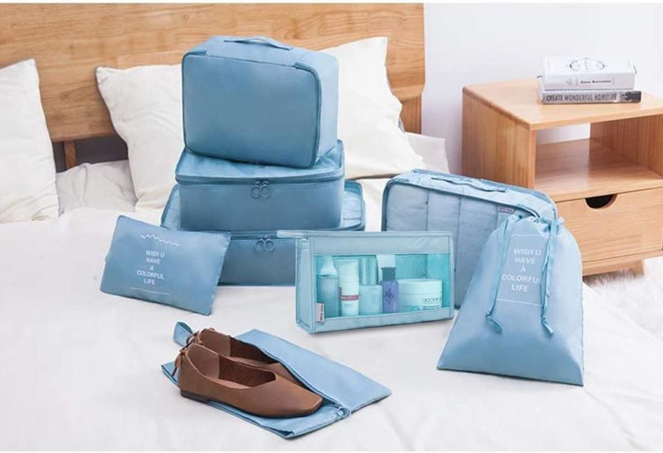 OrgaWise Packing cubes set of 9 cubes in blue