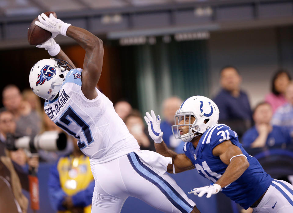 INDIANAPOLIS, IN - JANUARY 03:  Dorial Green-Beckham #17 of the Tennessee Titans makes a touchdown catch past Jalil Brown #31 of the Indianapolis Colts at Lucas Oil Stadium on January 3, 2016 in Indianapolis, Indiana.  (Photo by Joe Robbins/Getty Images)