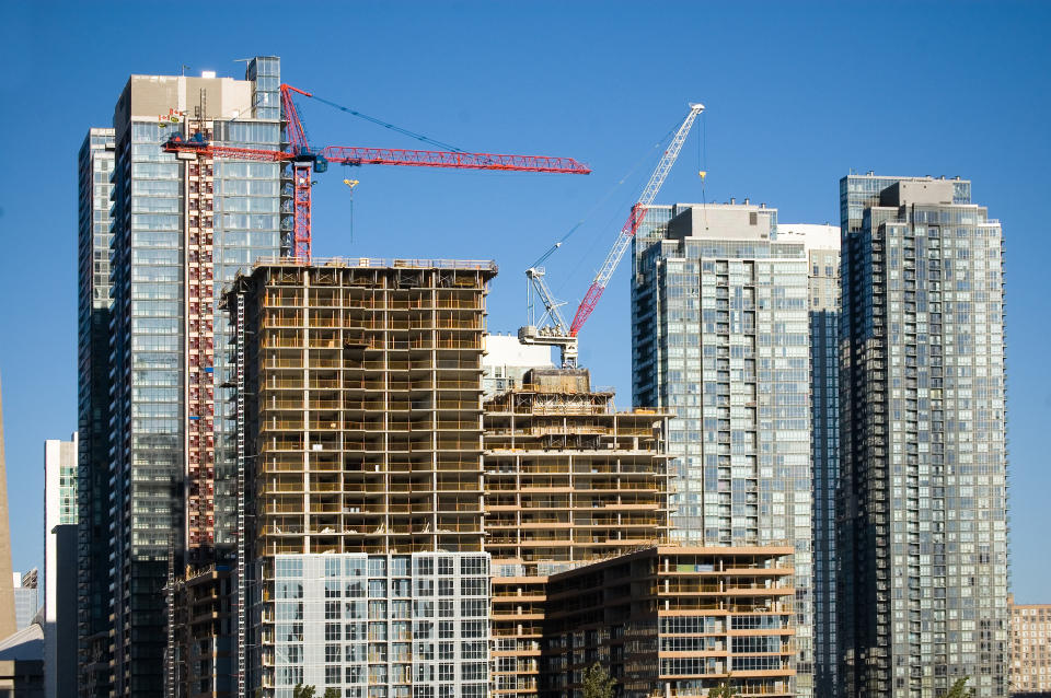 One bedroom apartment: Average monthly rent is $2,349.07, including $35.07 for renters' insurance. (Getty)