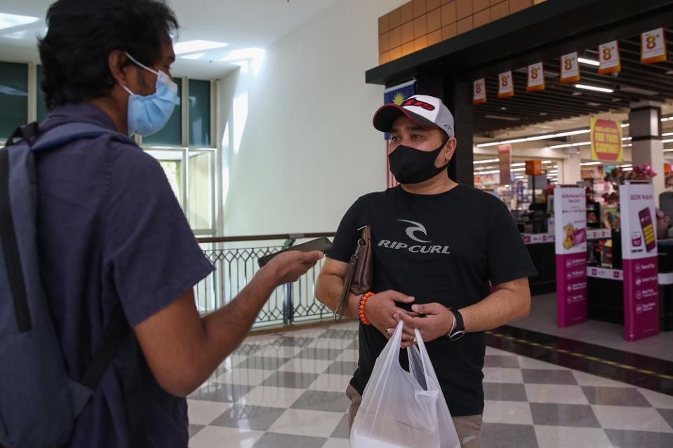 Shafri Al-Rizan speaks to Malay Mail during an interview at the Alamanda Shopping Centre in Putrajaya October 27, 2020. — Picture by Yusof Mat Isa