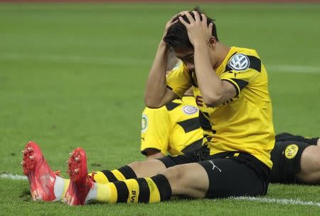 Borussia Dortmund's Shinji Kagawa reacts after failing a chance to score against VfL Wolfsburg during their German Cup (DFB Pokal) final soccer match in Berlin, Germany, May 30, 2015. REUTERS/Ina Fassbender