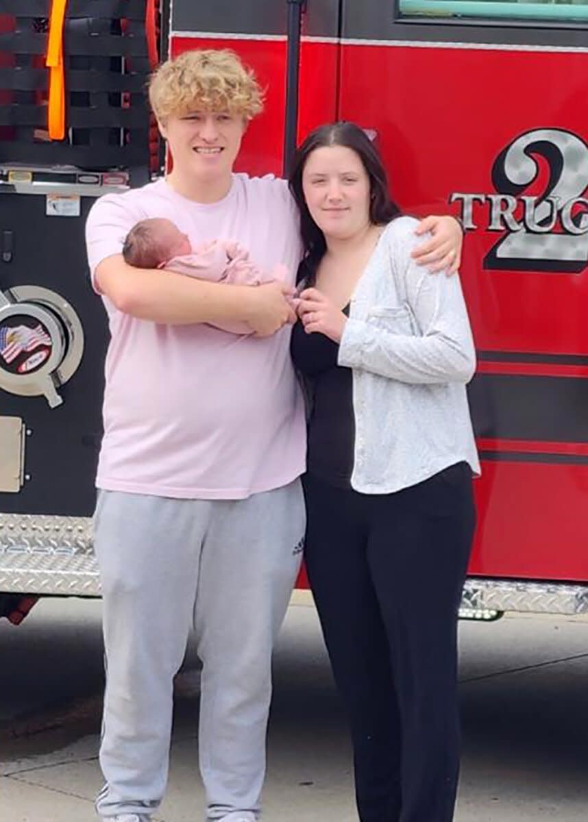 Georgia Firefighter Helps Deliver Granddaughter While on Duty