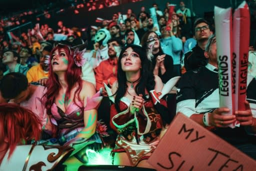 The "League of Legends" world championship final in Paris was attebde by a youthful and colourful crowd