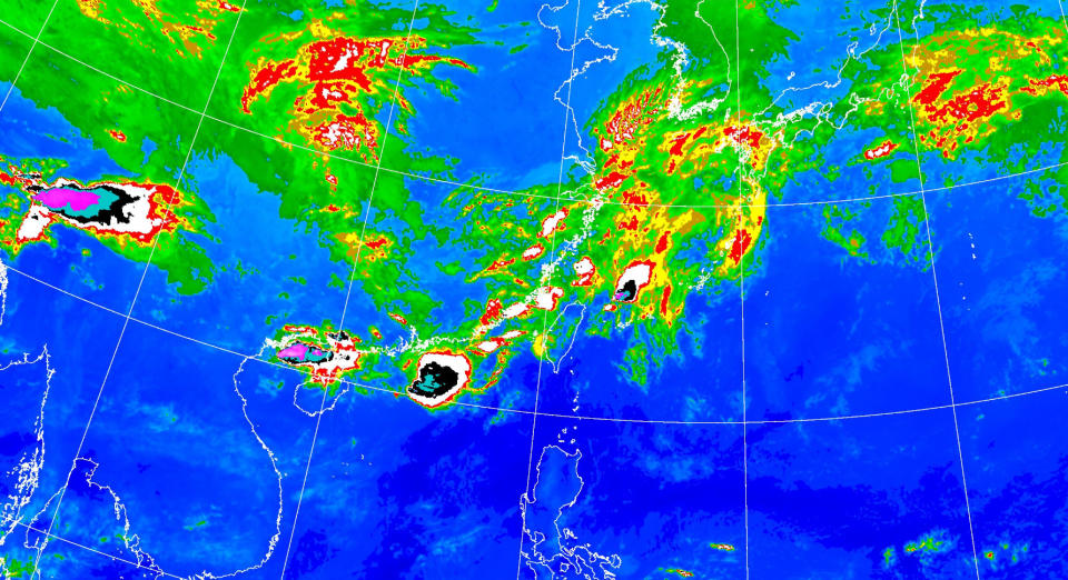 今（22日）鋒面接近，水氣增多。（圖取自中央氣象署網站）
