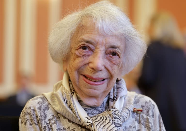Das Land Nordrhein-Westfalen hat die Holocaust-Überlebende Margot Friedländer mit der Mevlüde-Genç-Medaille ausgezeichnet. Ministerpräsident Hendrik Wüst (CDU) überreichte der 102-Jährigen im Bode-Museum in Berlin die Auszeichnung. (Odd ANDERSEN)