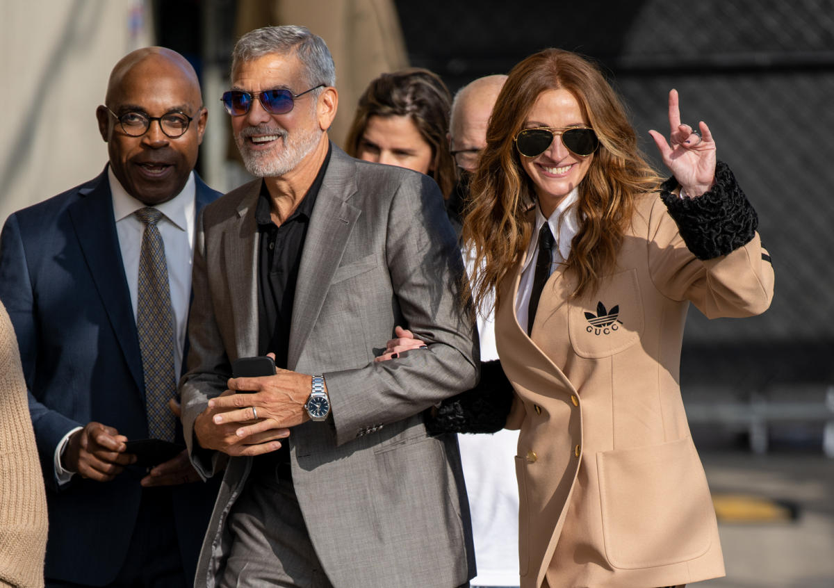 Julia Roberts & George Clooney's 'Ticket to Paradise' briefly in town Reel  Chicago News