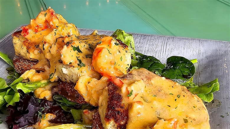 Crab cake-topped fried green tomatoes