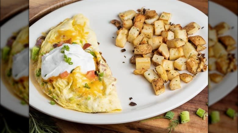 le peep breakfast omelet