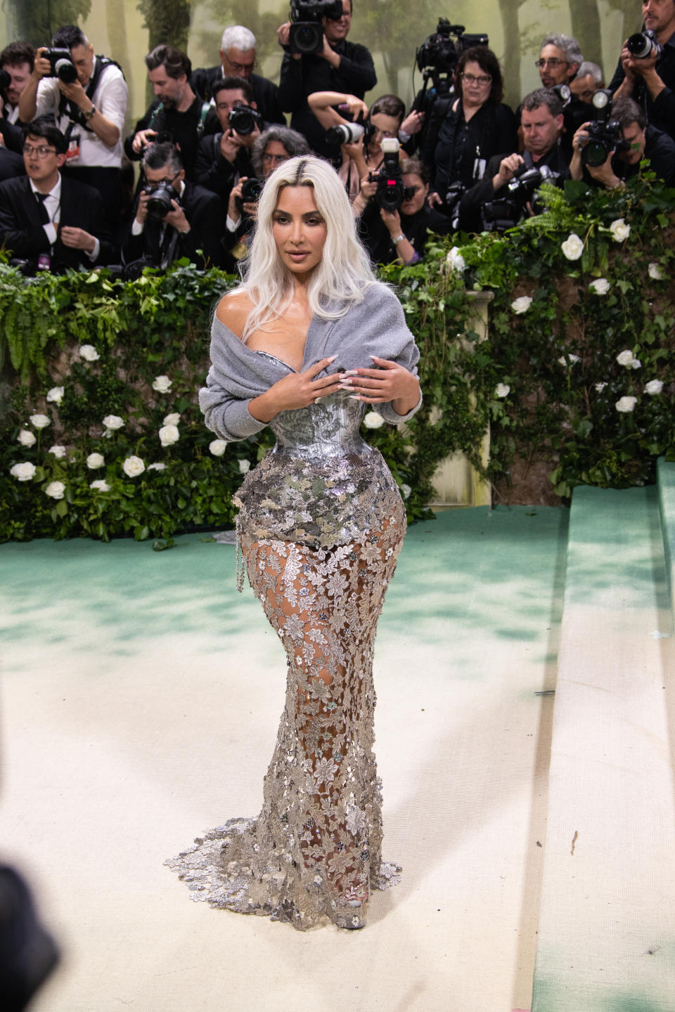 Kim kardashian at the 2024 Met Gala: "Sleeping Beauties: Reawakening Fashion" held at The Metropolitan Museum of Art on May 6, 2024 in New York City.