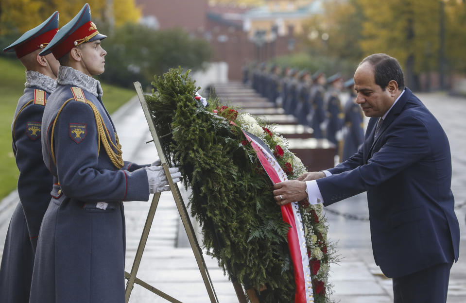 Egyptian President Abdel Fattah el-Sissi attends a wreath-laying ceremony at the Tomb of the Unknown Soldier in Moscow, Russia, Tuesday, Oct. 16, 2018. (Sergei Ilnitsky/Pool Photo via AP)