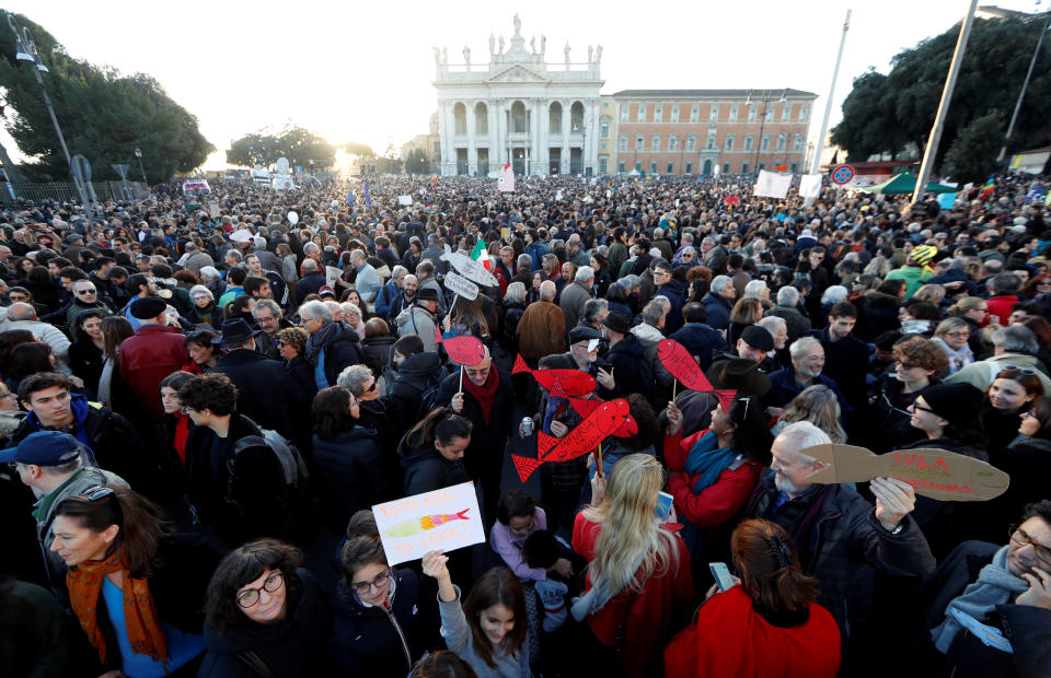 Le Sardine a Roma (REUTERS/Yara Nardi)