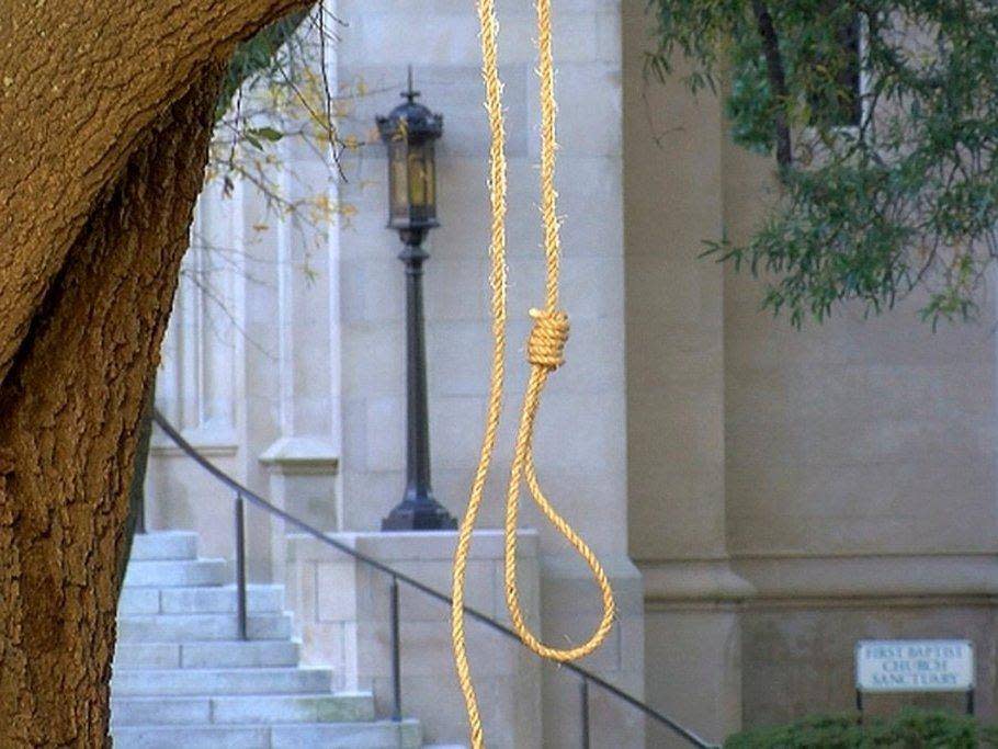 Noose hangs on a tree on the state capitol grounds in Jackson, Mississippi (AP)
