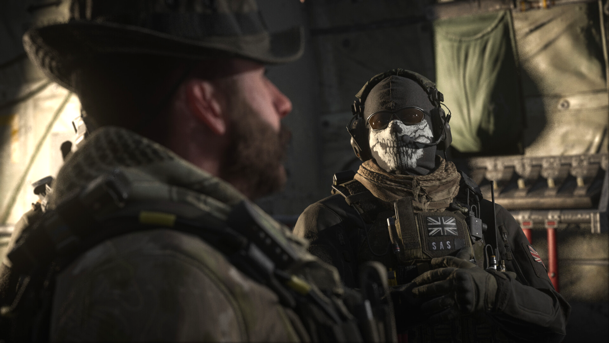  Two central characters, hardened soldiers, from Call of Duty: Modern Warfare 3 share a meaningful look. 