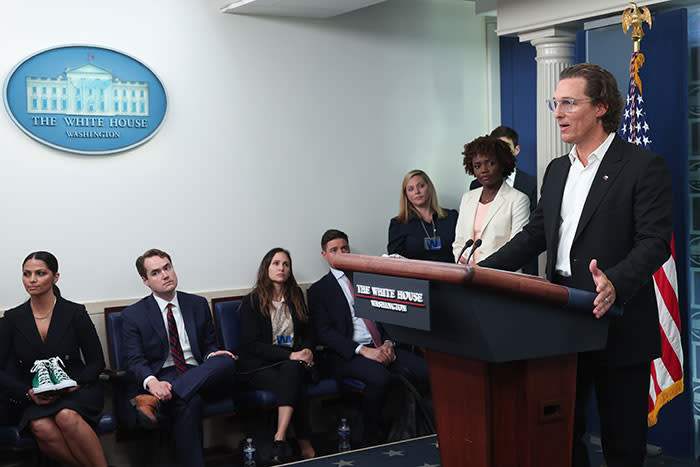 Camila Alves apoya a su marido Matthew McConaughey en su discurso en la Casa Blanca  para limitar el uso de las armas