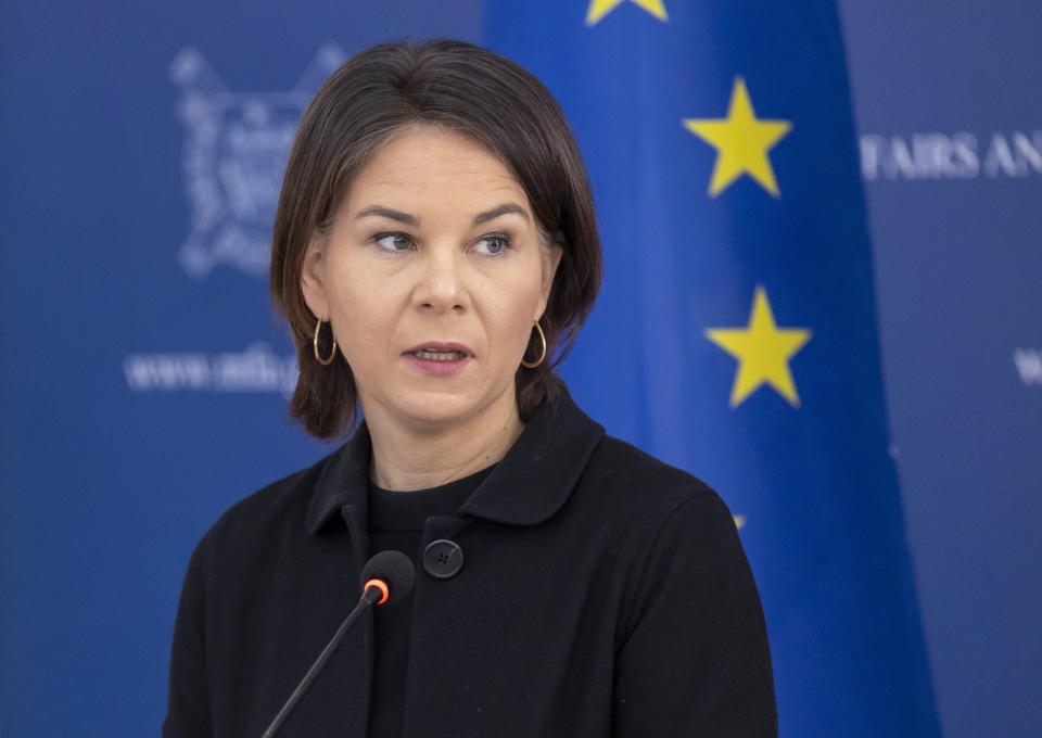 Annalena Baerbock (Buendnis 90/Die Gruenen), Bundesaußenministerin, bei einer Pressekonferenz mit dem Minister für auswärtige Angelegenheiten und europäische Integration der Republik Moldau, Nicolae Popescu.