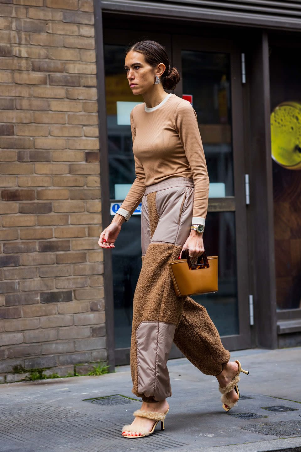 <p>We love this mix of tans and browns.</p>