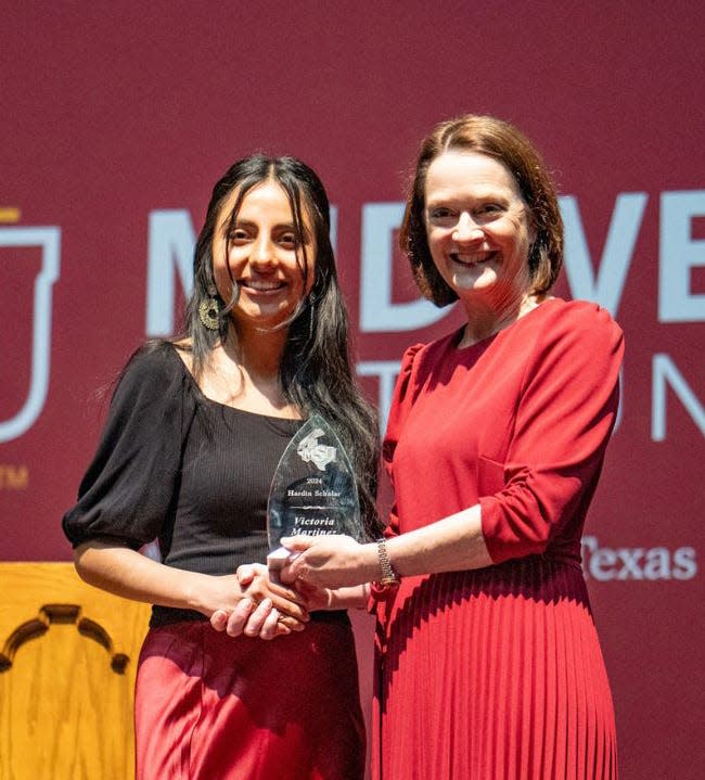 Victoria Martinez receives the Hardin Scholar Award from MSU Texas President Stacia Haynie.