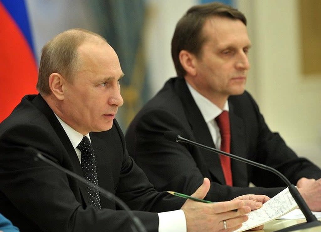 Russian President Vladimir Putin and spy chief Sergey Naryshkin (Creative Commons)