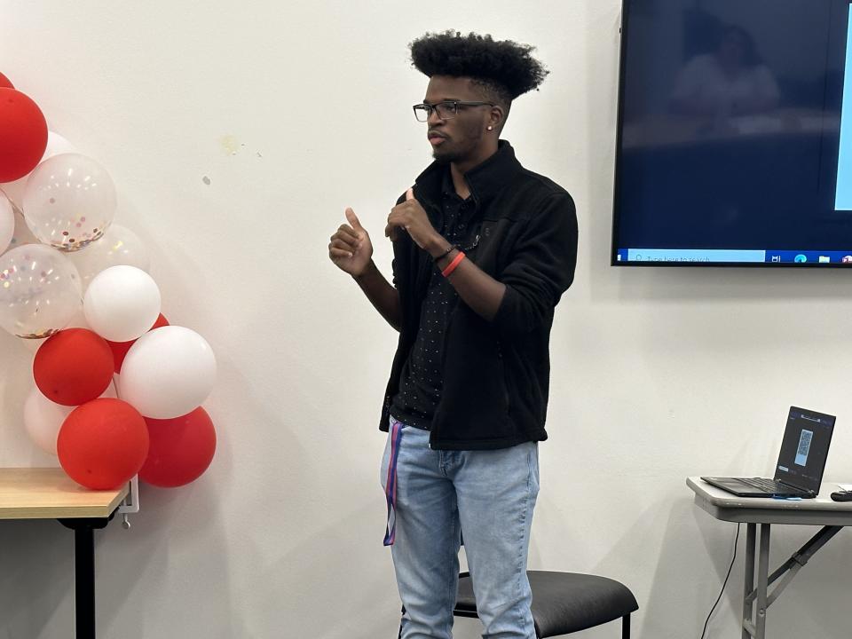 Brandon Washington, a LifeSet Scholars participant, talks to other members of the program about his advocacy work.